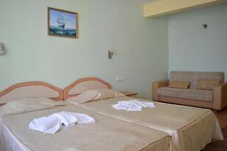 Отель Family Hotel Coral Созополь Двухместный номер с 1 кроватью с видом на море-9
